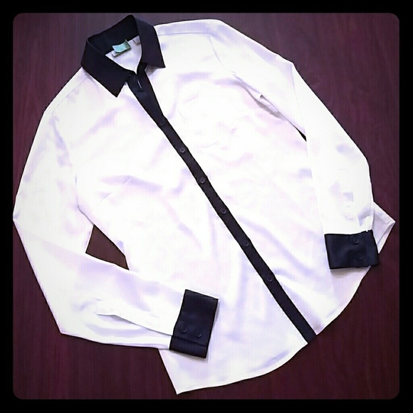 New York & Company Tops - Cute women's New York & Company blouse